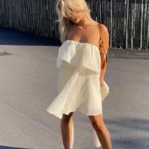 Eftertraktad klänning  - Sååå söt klänning fr. H&M i topp skick!