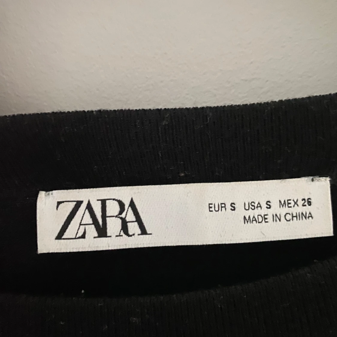 Svart stickad topp från Zara - 2