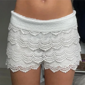 Vita spets-shorts från Chelsea - Populära spetsshorts från Chelsea💕 