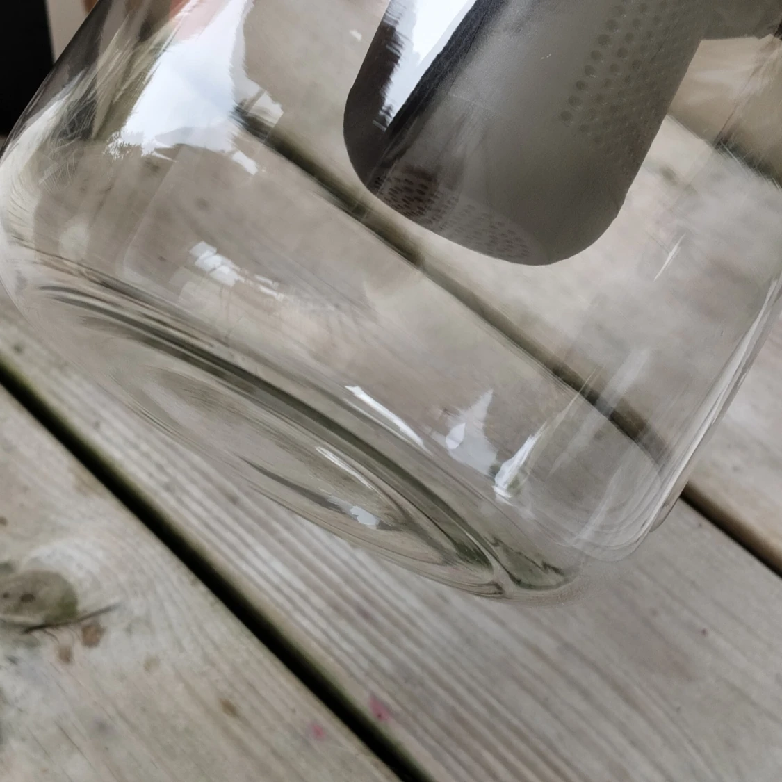 Tekanna från Excellent Houseware med en volym på 1.5 liter. - 2