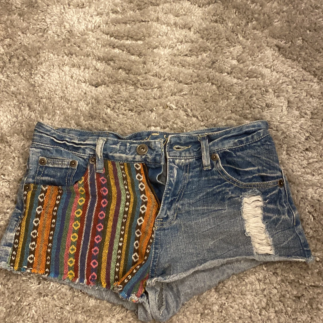 Färgglada jeanshorts - 2