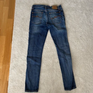Nudie jeans - Säljer dessa slim jeans från nudie. Riktigt fint skick på den och storlekarna w30, l32. Hör gärna av vid fler funderingar 
