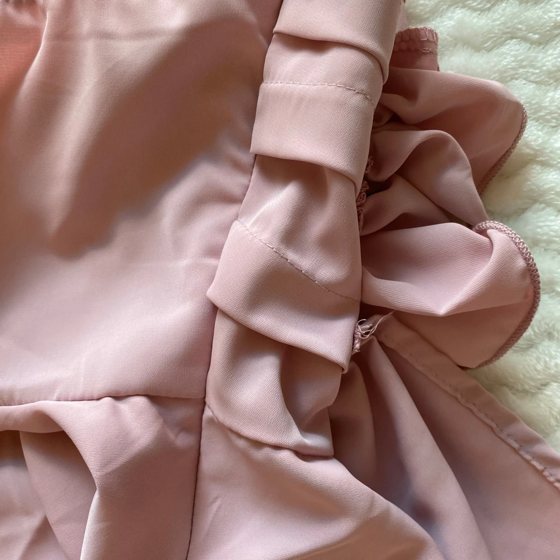 Rosa volangtopp med smala axelband - 2