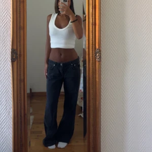 NAKD jeans low waist - Säljer dessa snygga NAKD jeans ❤️ Passar mig som är 162cm och är i storlek 36. Mycket bra skick! 