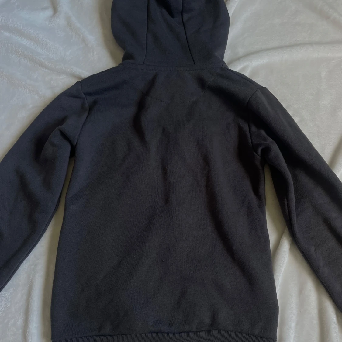 Mörkgrått mjukis set från McKenzie med dragkedja - 1