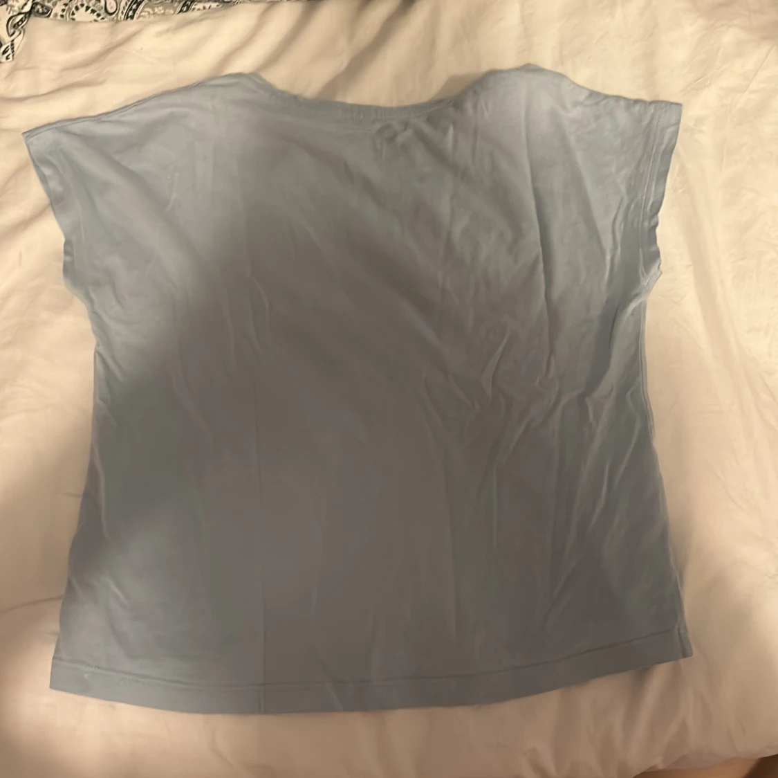 Blå topp med citrontryck  - 1