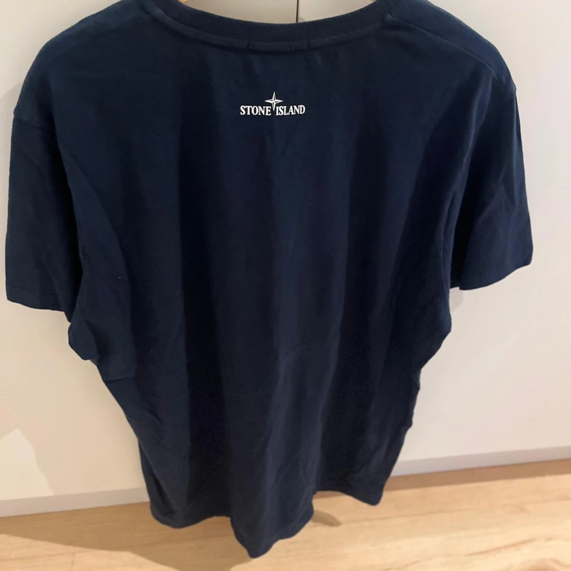 Mörkblå Stone Island t-shirt med tryck - 3