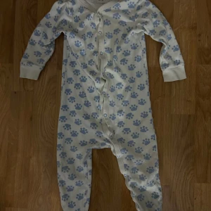 Body  - Body från Kappahl mycket fin , storlek är 86-92 
