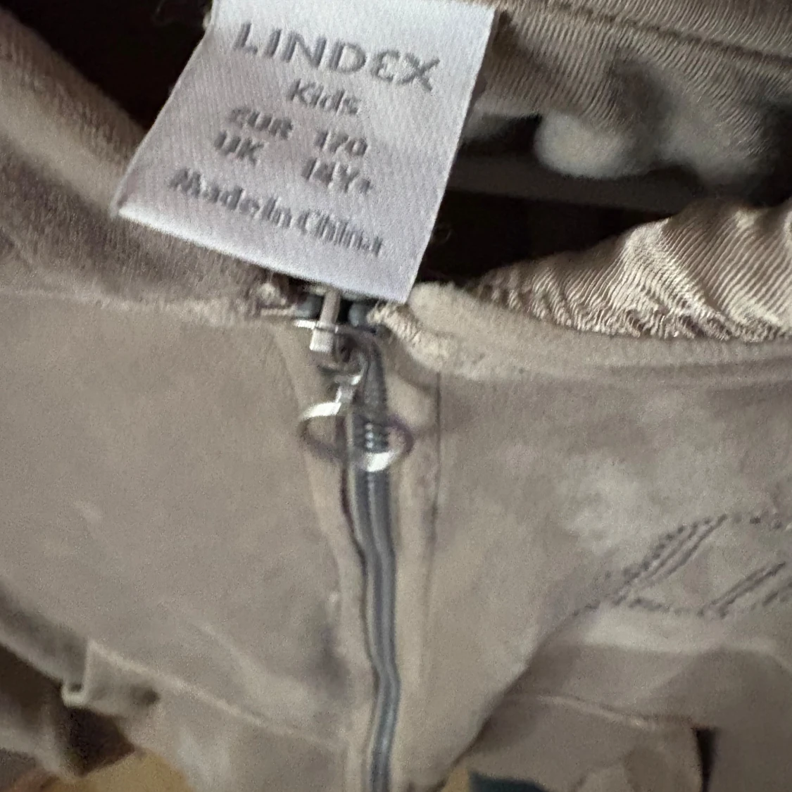 Beige velourhoodie från Lindex - 2