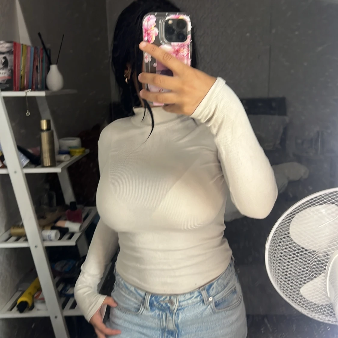 Vit ribbad polotröja med lång ärm