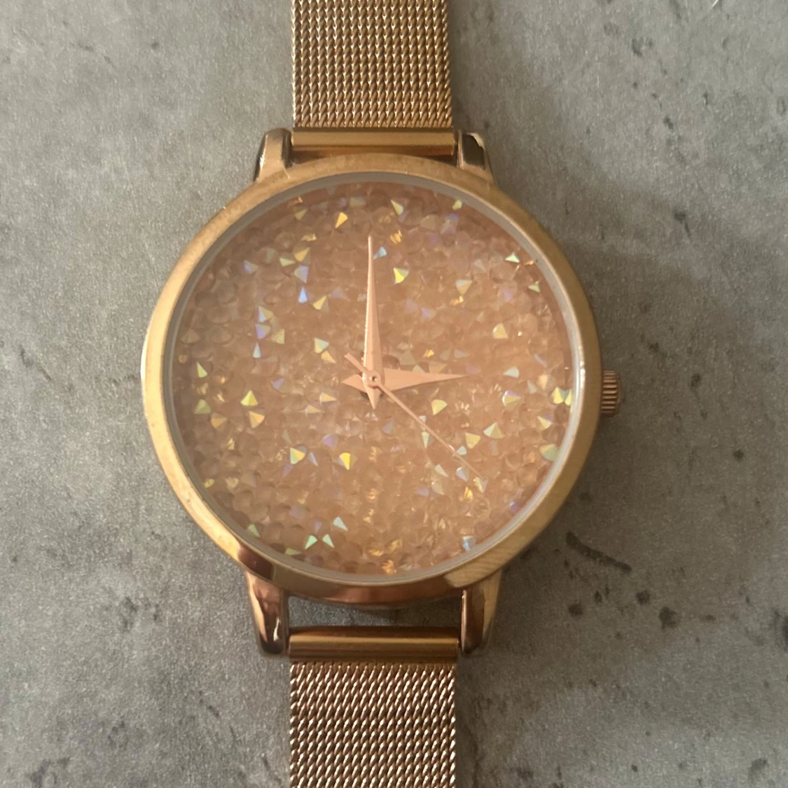 Glittrig rose klocka med mesharmband - 2