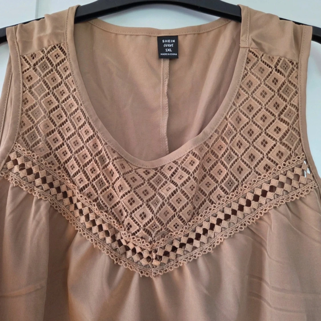 Beige blus med spets från SHEIN - 2