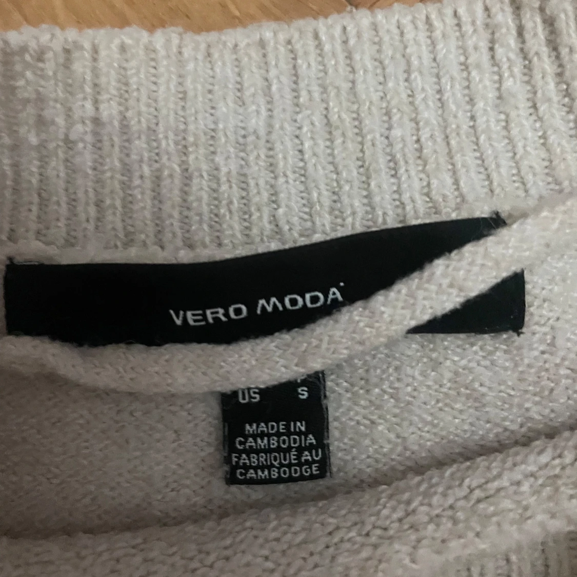 Ljusgrå stickad tröja Vero Moda - 2