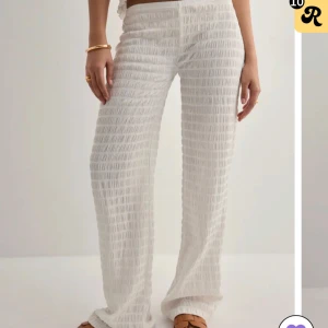 Nelly byxor - NELLY byxor, helt oanvända med pris lapp kvar