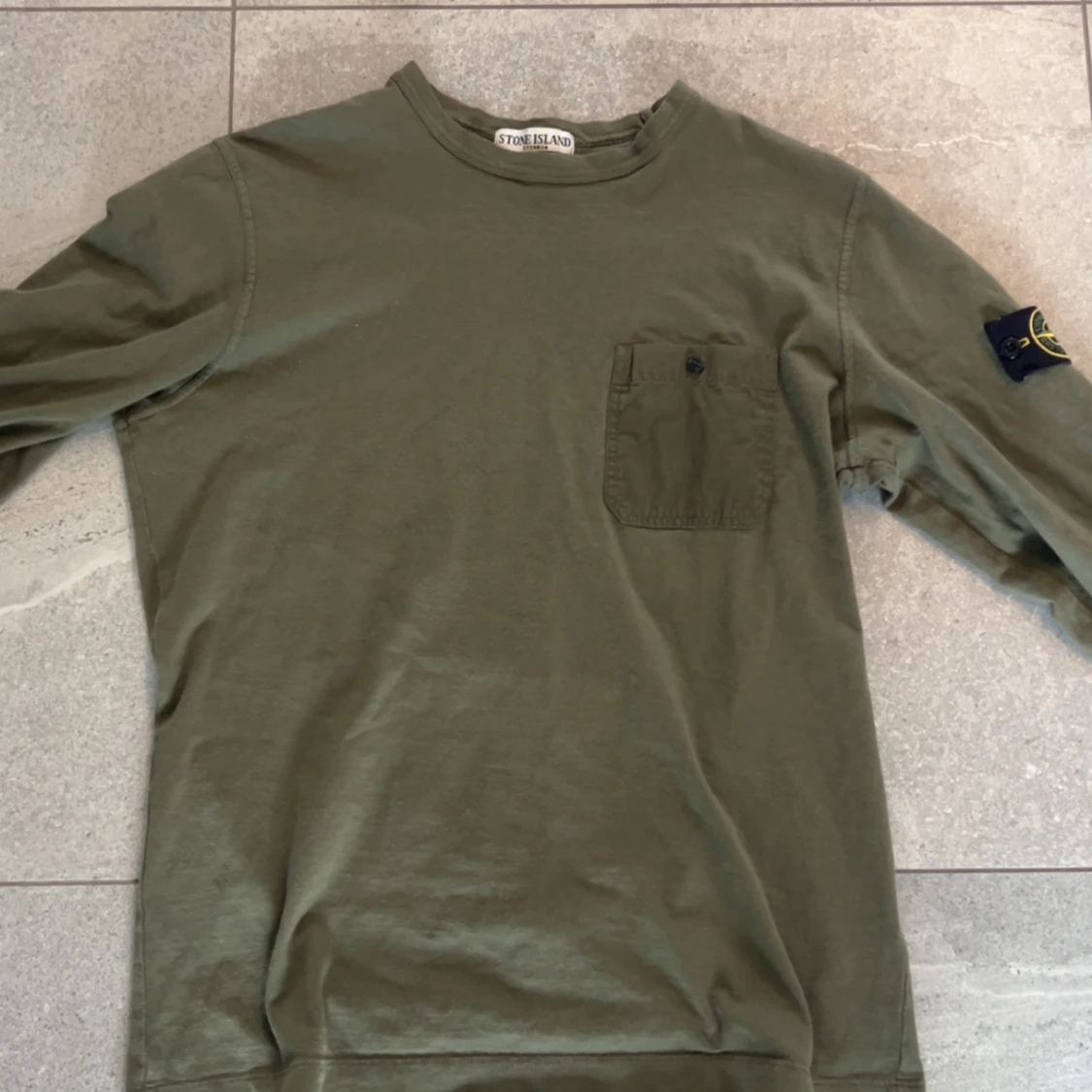 Olivgrön långärmad tröja från Stone Island