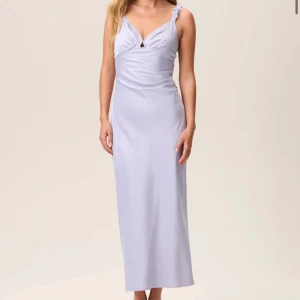 Balklänning - Magisk balklänning i lila som jag använt en gång🩷