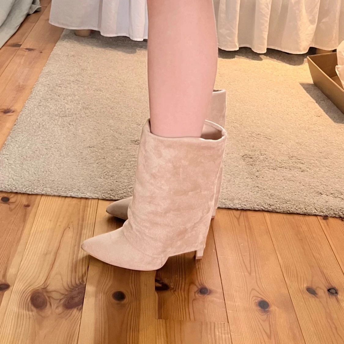 Beigea fold over boots - 1