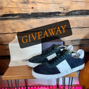 Valentino Flycrew  - Allt Du Behöver Göra Är Att Lika detta inlägg och följa detta konto så är du med🔥Dm för mer bilder!🤩 Köper du något på min profil har du en extra chans! Vinneran dras 10e juni. 