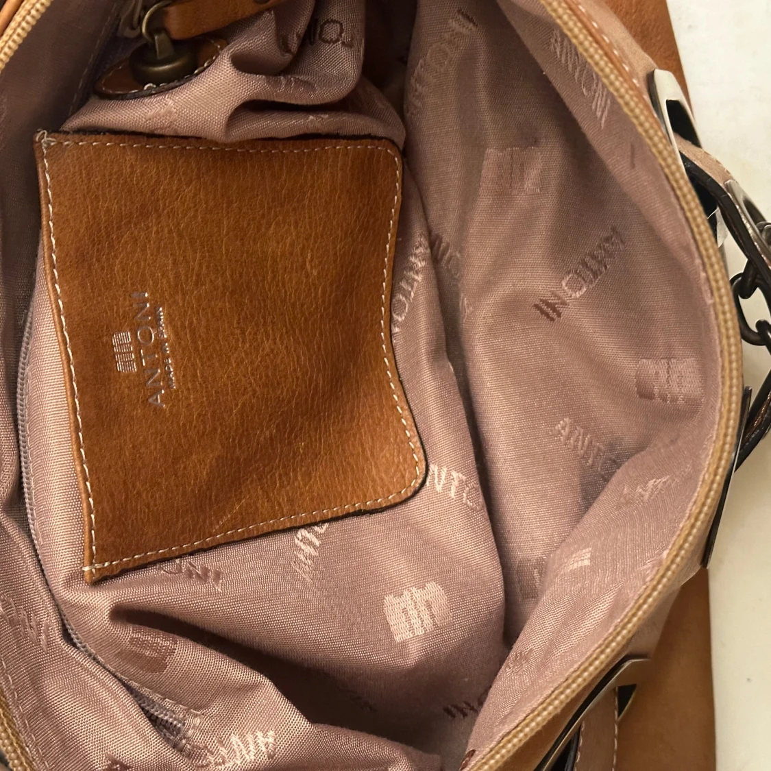 Brun axelväska från Antonia - 1