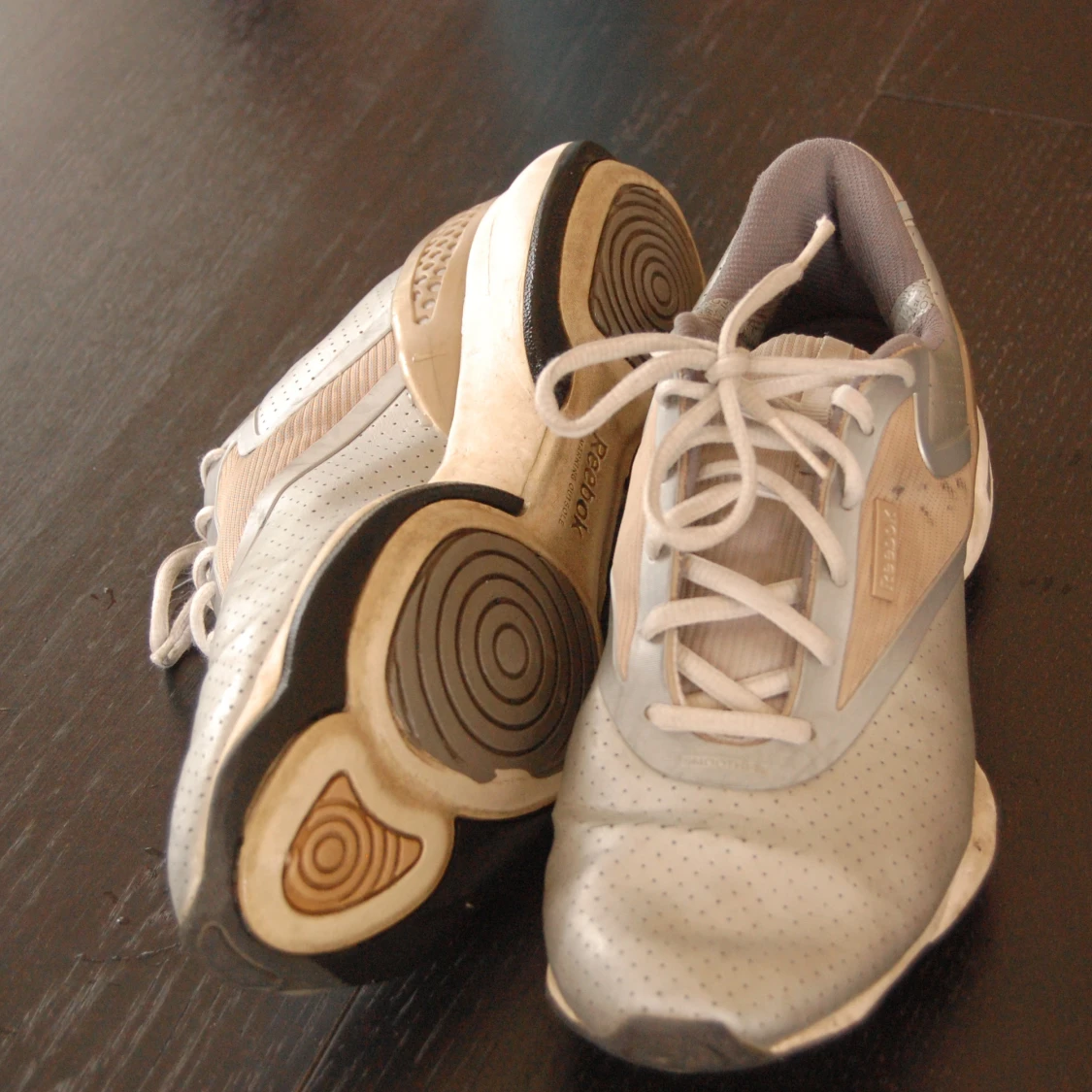 Grå sneakers från Reebok