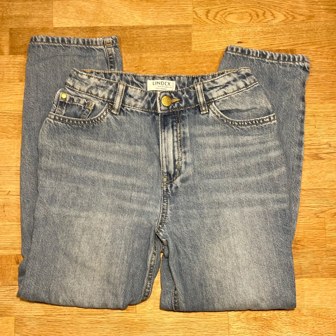 Jeans i strl 140 från Lindex