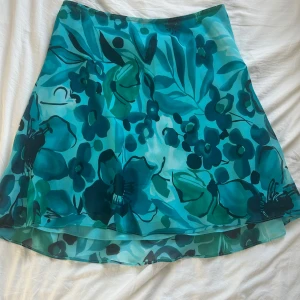 Lågmidjad vintage kjol  - Knappt använd 