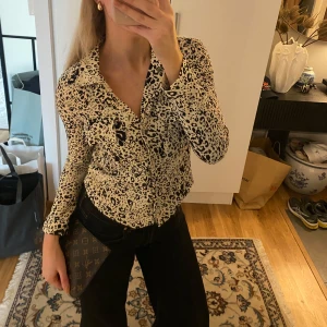 Zara blus  - Supersnygg blus från Zara💗 Storlek XS
