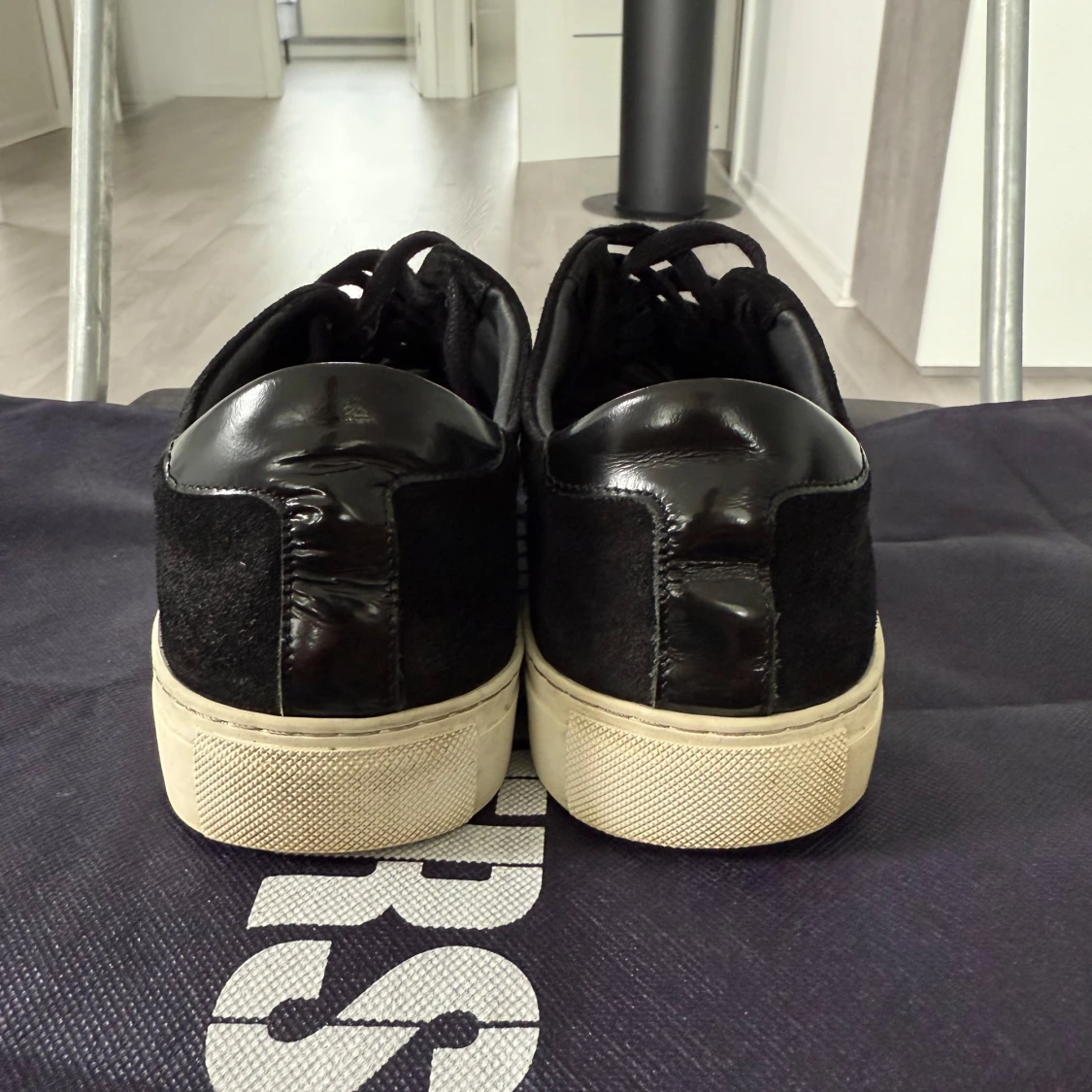 Svarta sneakers från Sneaky Steve - 3