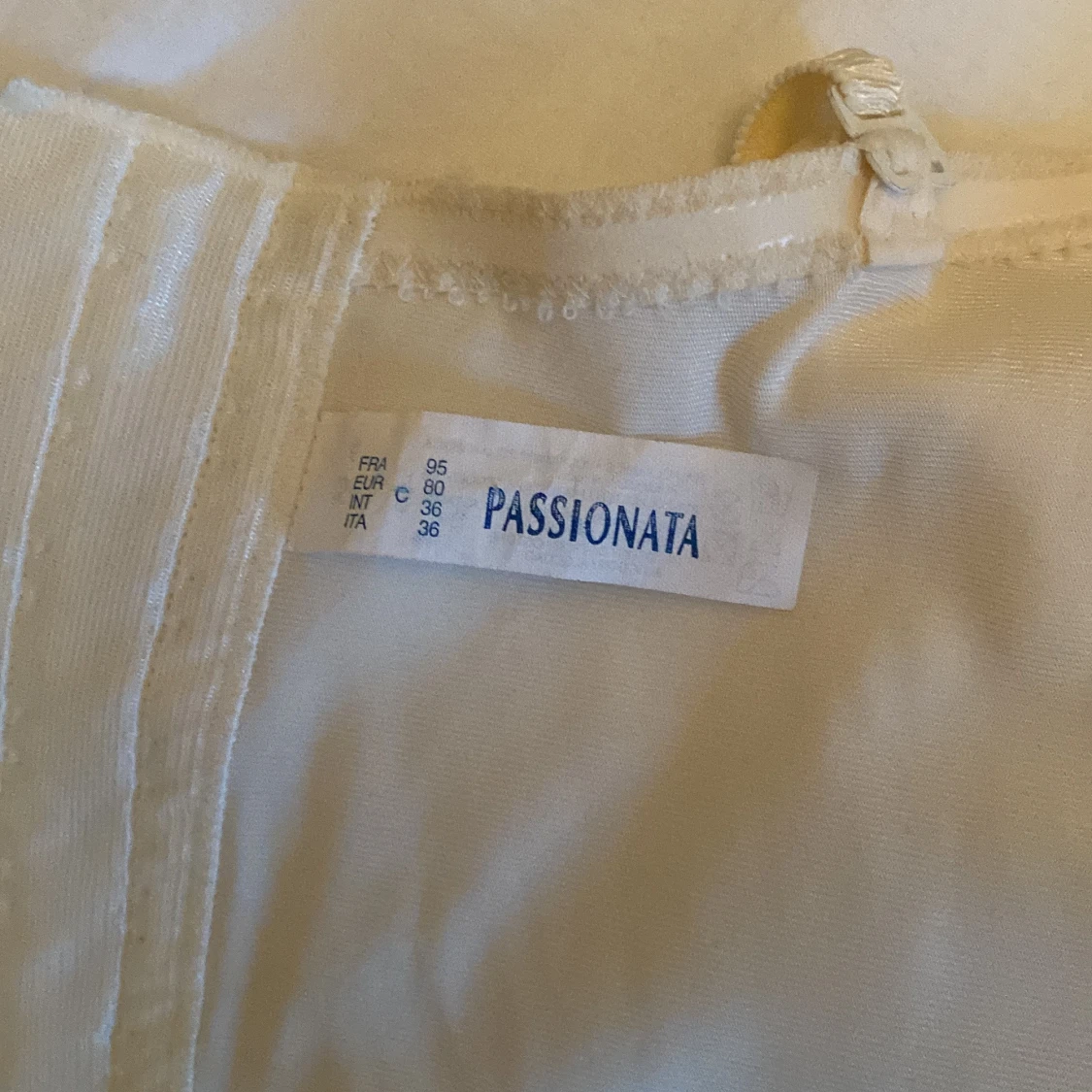 Krämvit korsett från Passionata i  - 3