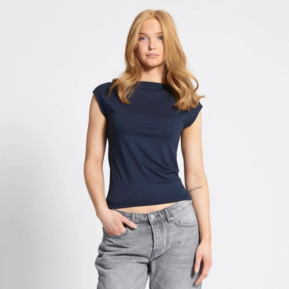 Mörkblå kortärmad topp