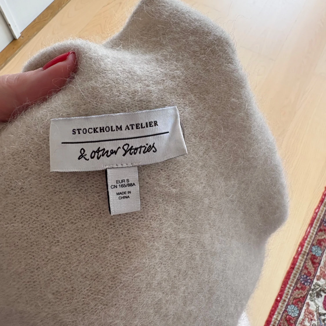 Ljusrosa polotröja från & Other Stories - 1