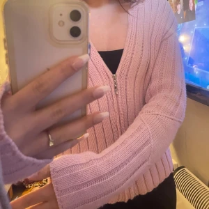 Rosa kofta - Super fin ljus rosa kofta i strl M