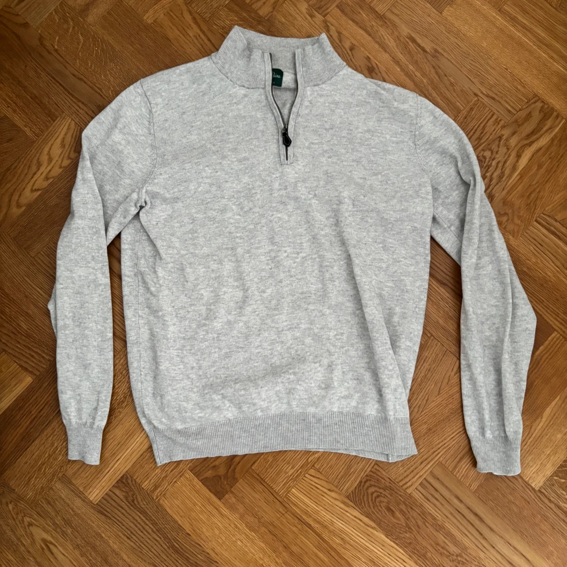 Ljusgrå half zip tröja Alan Paine
