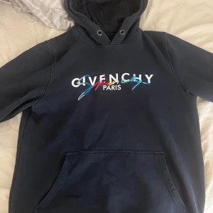 Mörkblå givenchy Paris tröja - Mörkblå tröja storlek S 