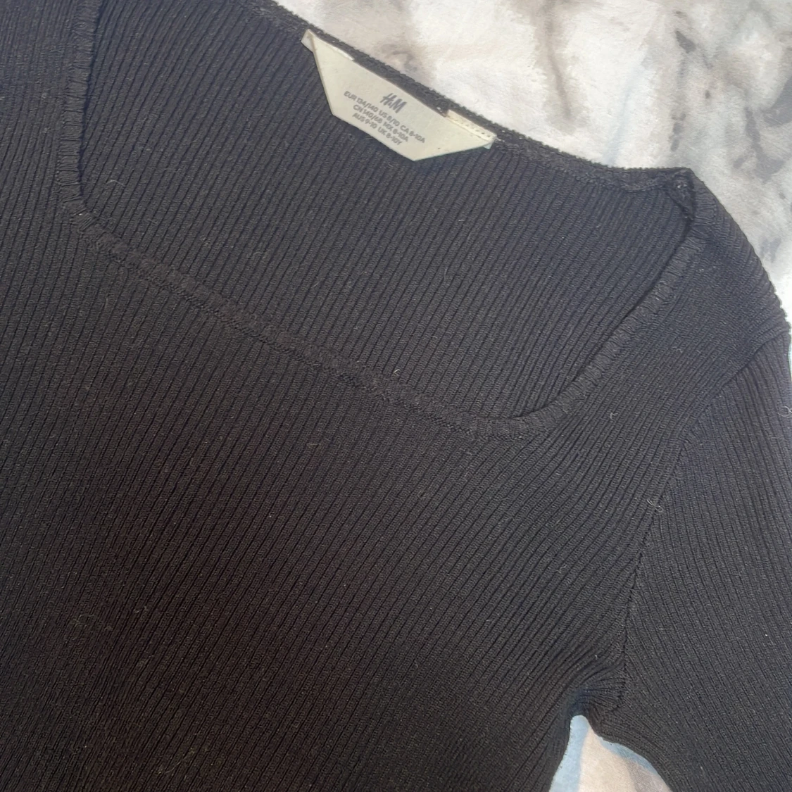 Svart ribbad topp från H&M - 1