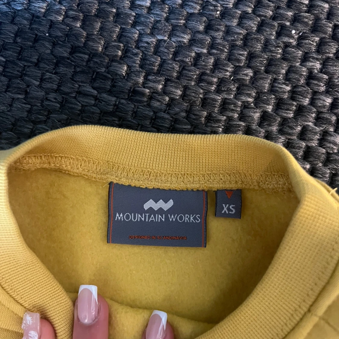 Gul sweatshirt från Mountain Works XS - 2