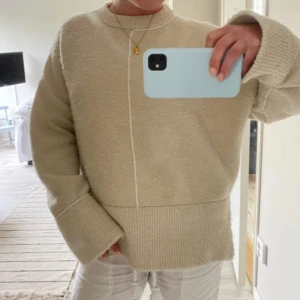 Stickad tröja - Jättefin stickad tröja från zara 🩷