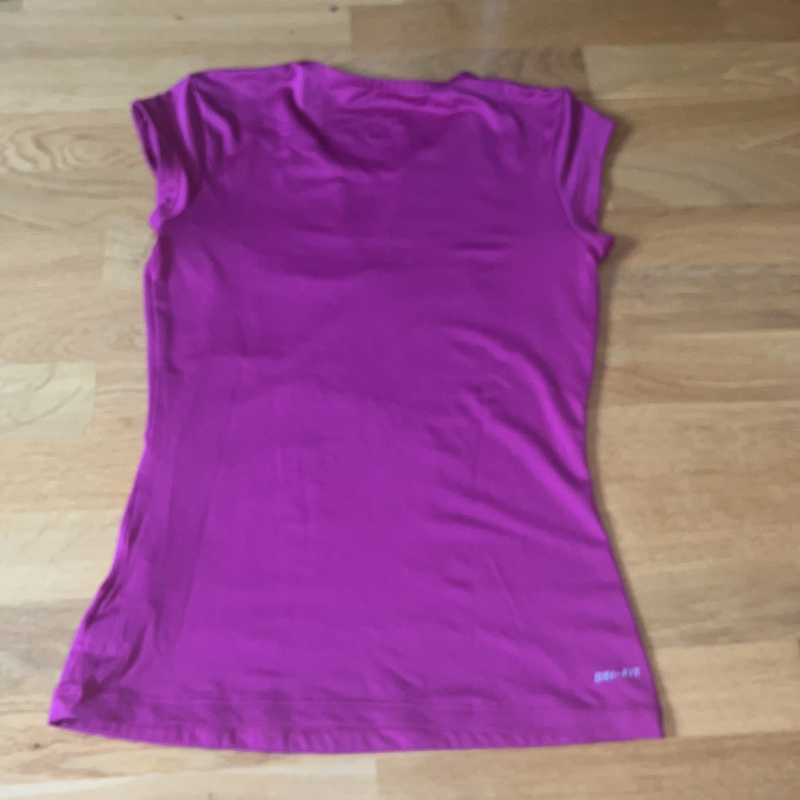 Lila Dri-Fit topp från Nike - 1