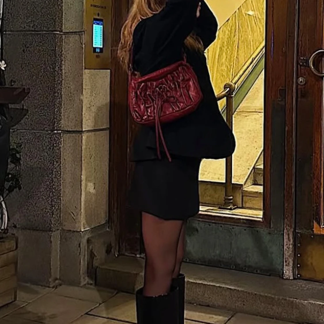 Vinröd axelväska från Coccinelle - 1