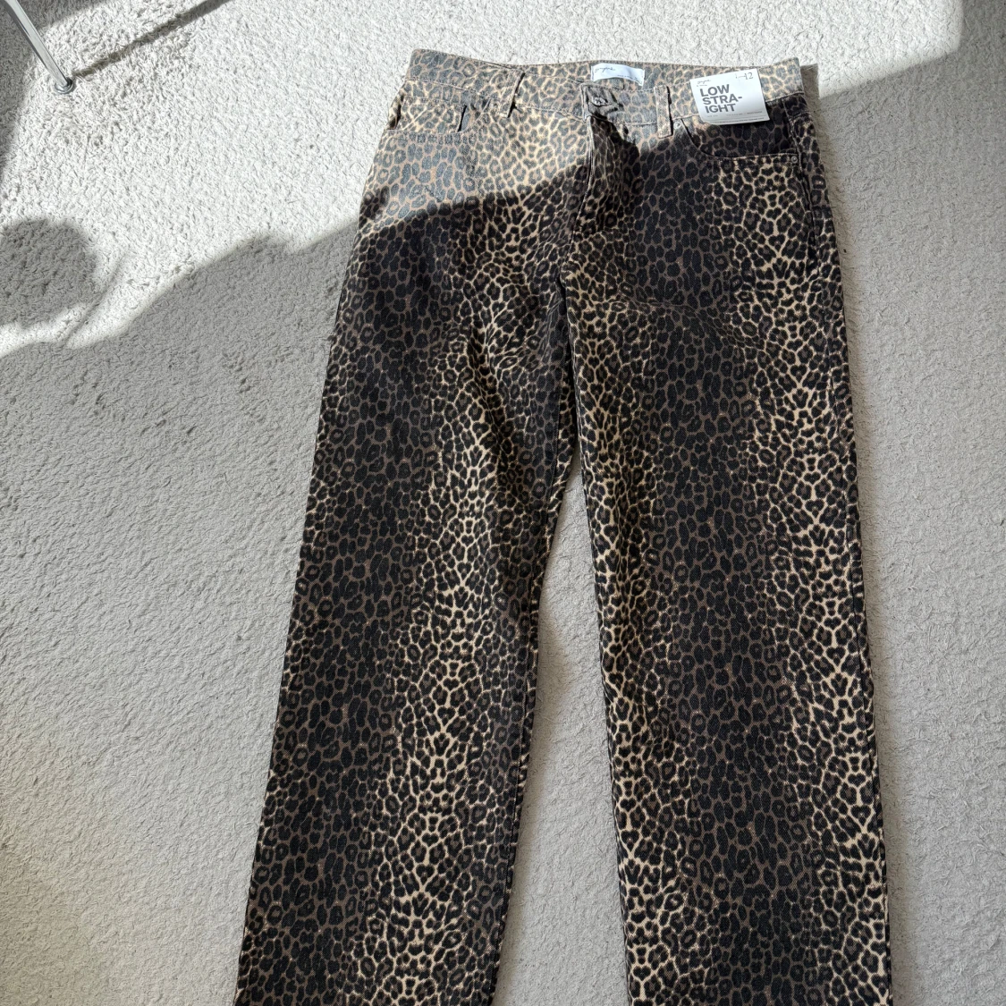 Leopardmönstrade jeans från Supré