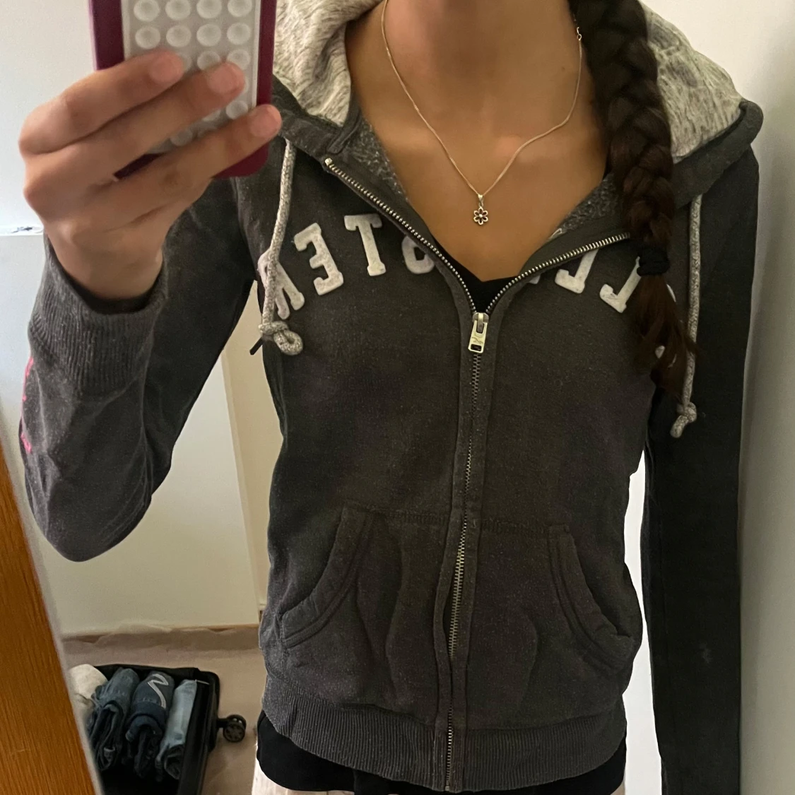 Mörkgrå hoodie med dragkedja från Hollister - 2