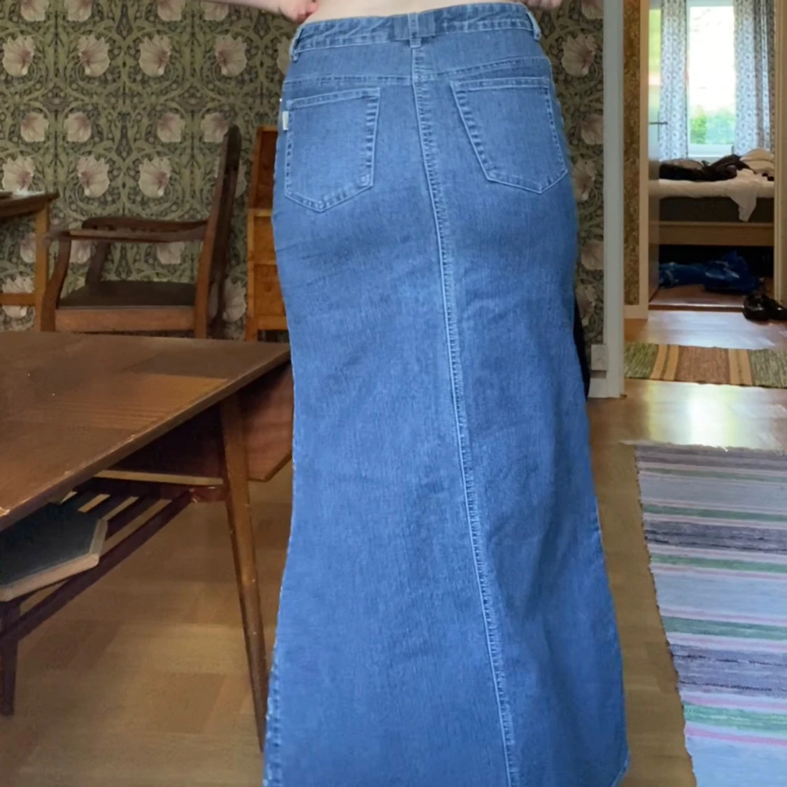 Lång jeanskjol med broderi - 1