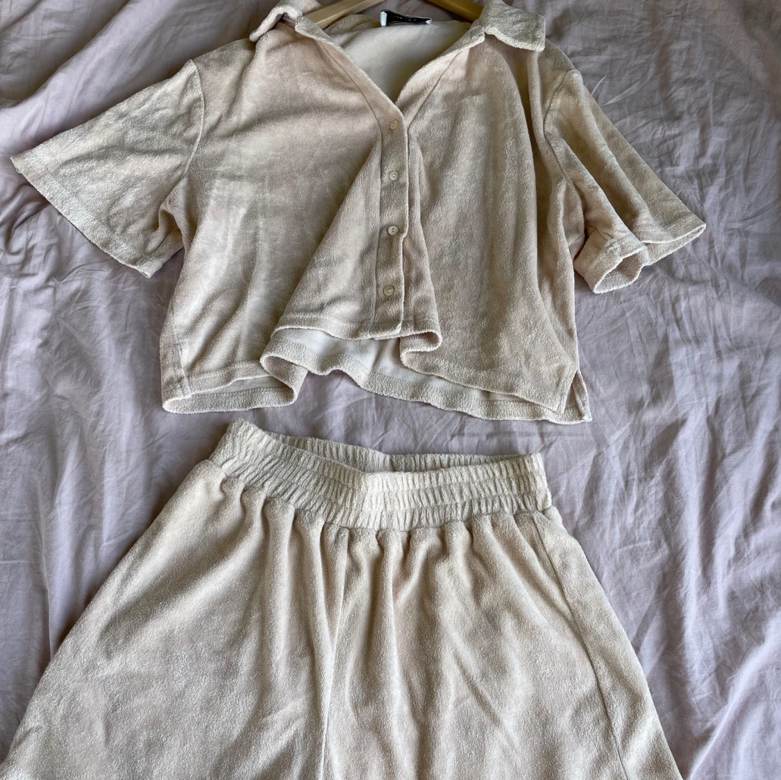 Beiga frottéset från neo noir - 1