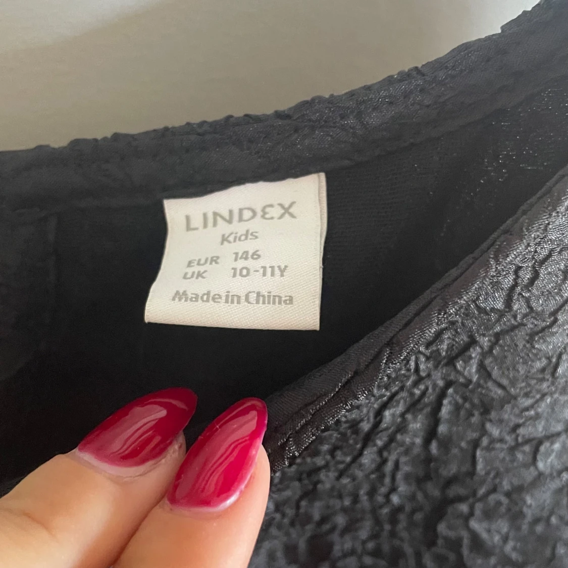 Svart långärmad klänning från Lindex - 2