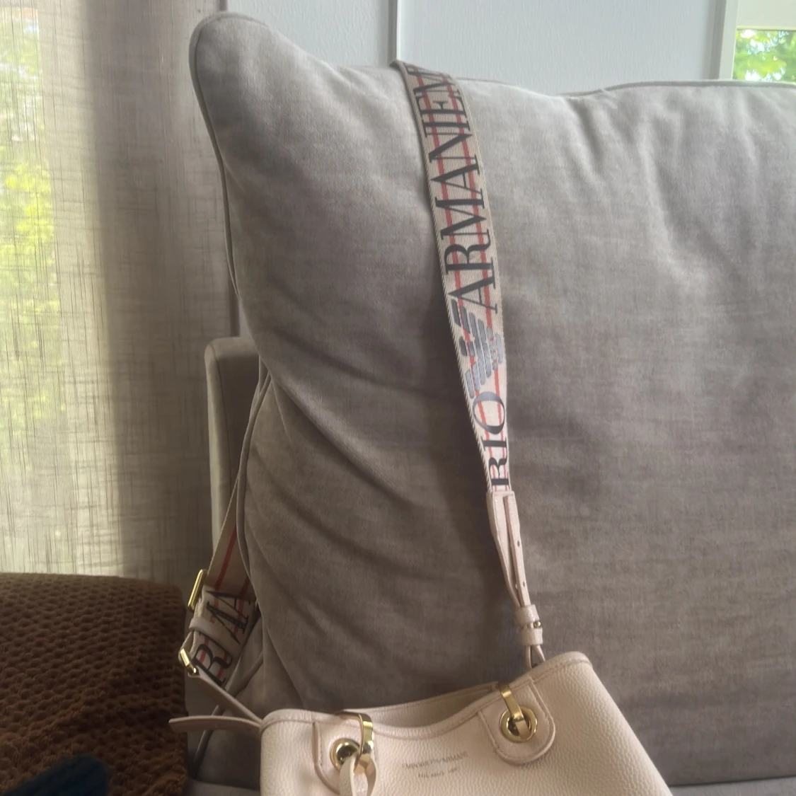 Vit axelväska från Emporio Armani - 1