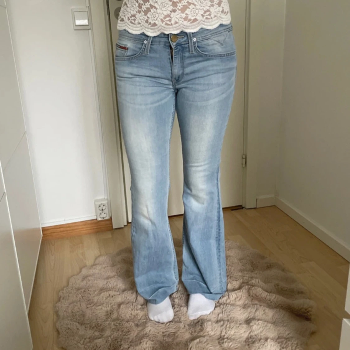 Ljusblå bootcut jeans