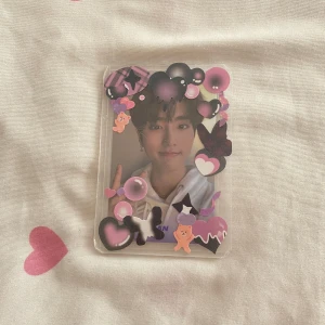 Han Straykids Photocard  - nytt skick, stanar inte straykids längre tyvärr (skriv gärna för fler bilder eller prisförslag) 