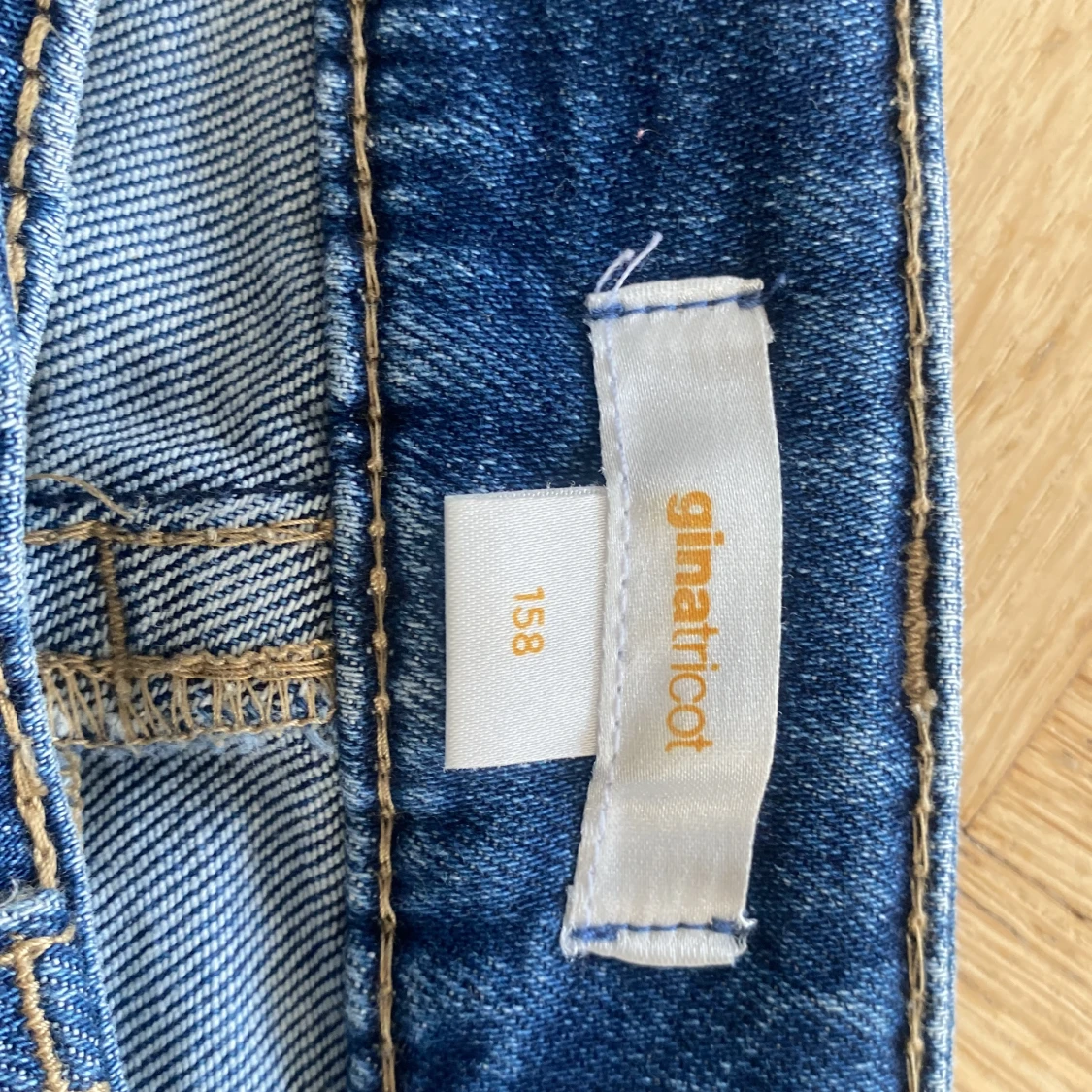 Blå jeans från Gina Tricot - 3