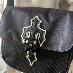 Trapstar axelväska  - Helt oanvänd 