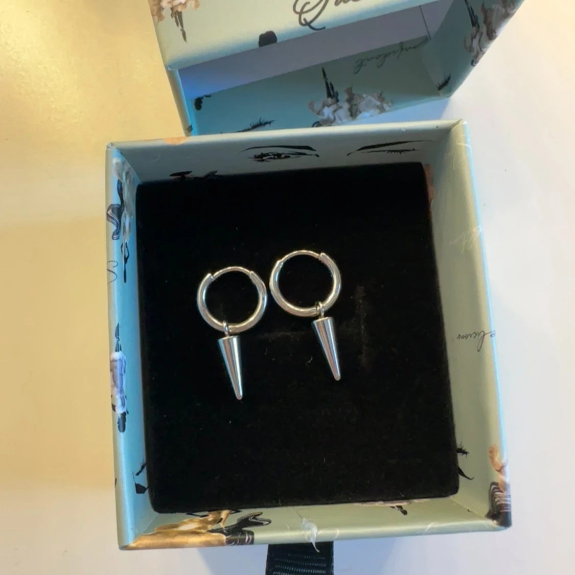 BYTE/KÖP AV SILVER SMYCKEN.  - 2